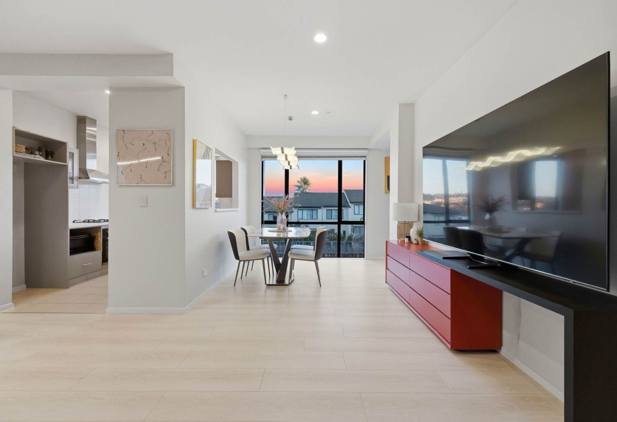 Rangi Zone & Newly Renovated, 3 beds 2.5 baths home with double garage, 40/22 Northcross Drive, Albany, Auckland