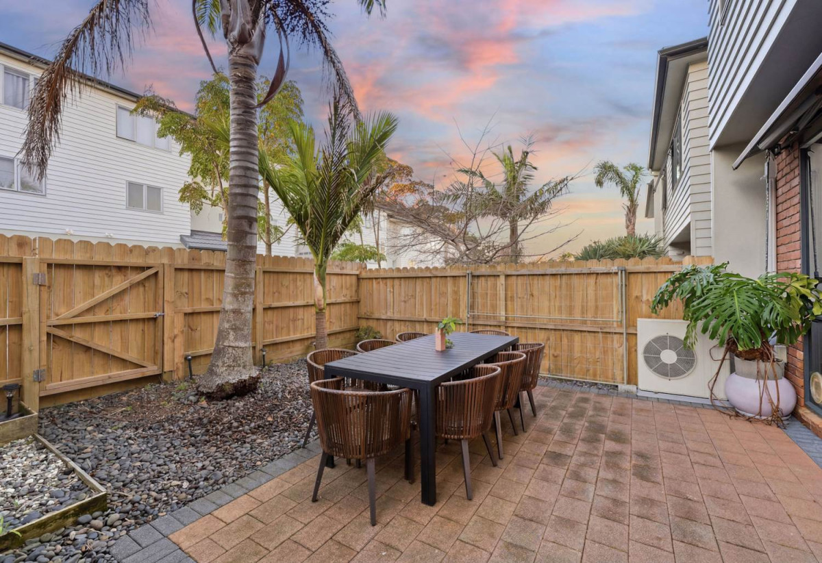 Rangi Zone & Newly Renovated, 3 beds 2.5 baths home with double garage, 40/22 Northcross Drive, Albany, Auckland