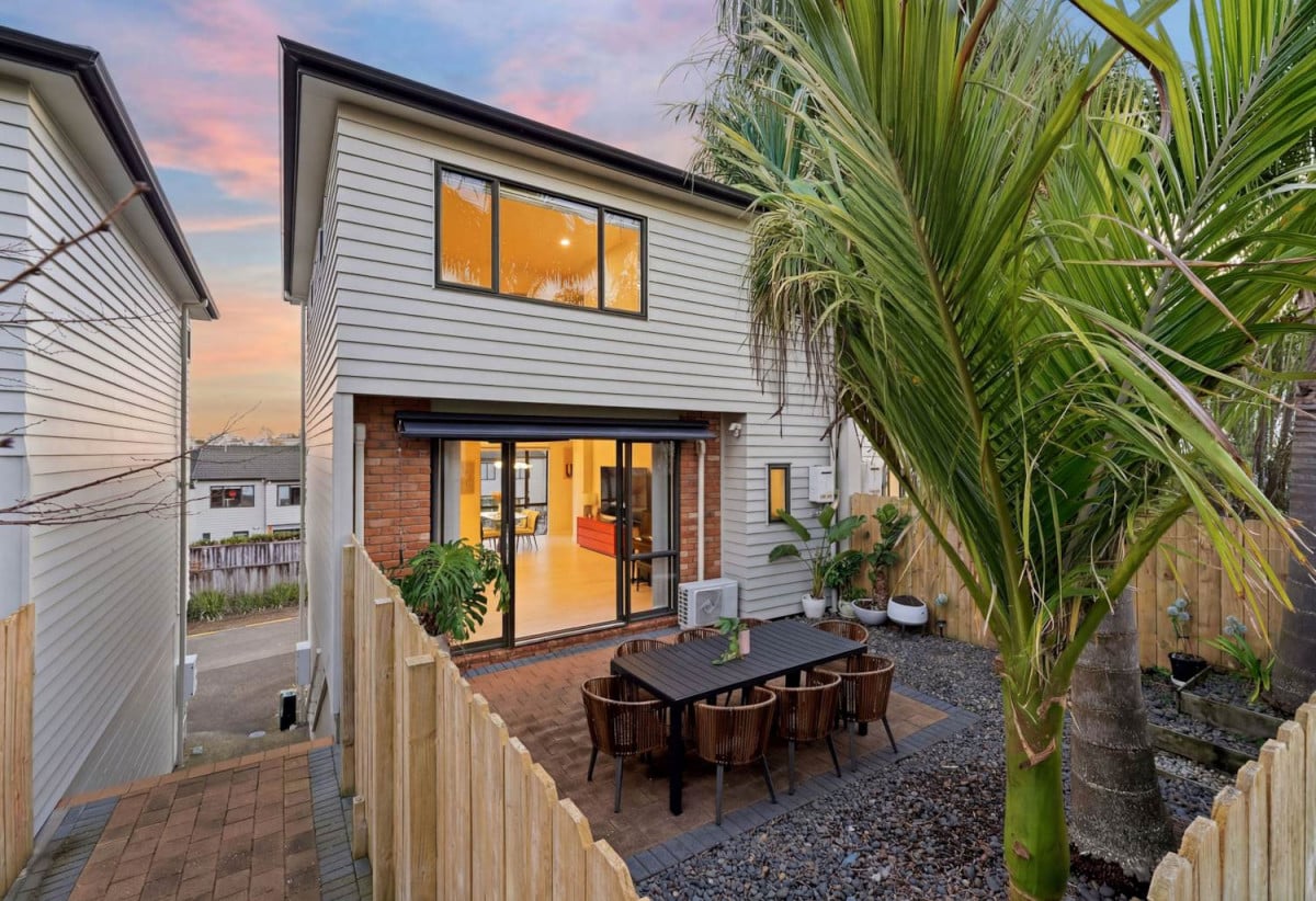 Rangi Zone & Newly Renovated, 3 beds 2.5 baths home with double garage, 40/22 Northcross Drive, Albany, Auckland