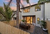 Rangi Zone & Newly Renovated, 3 beds 2.5 baths home with double garage, 40/22 Northcross Drive, Albany, Auckland