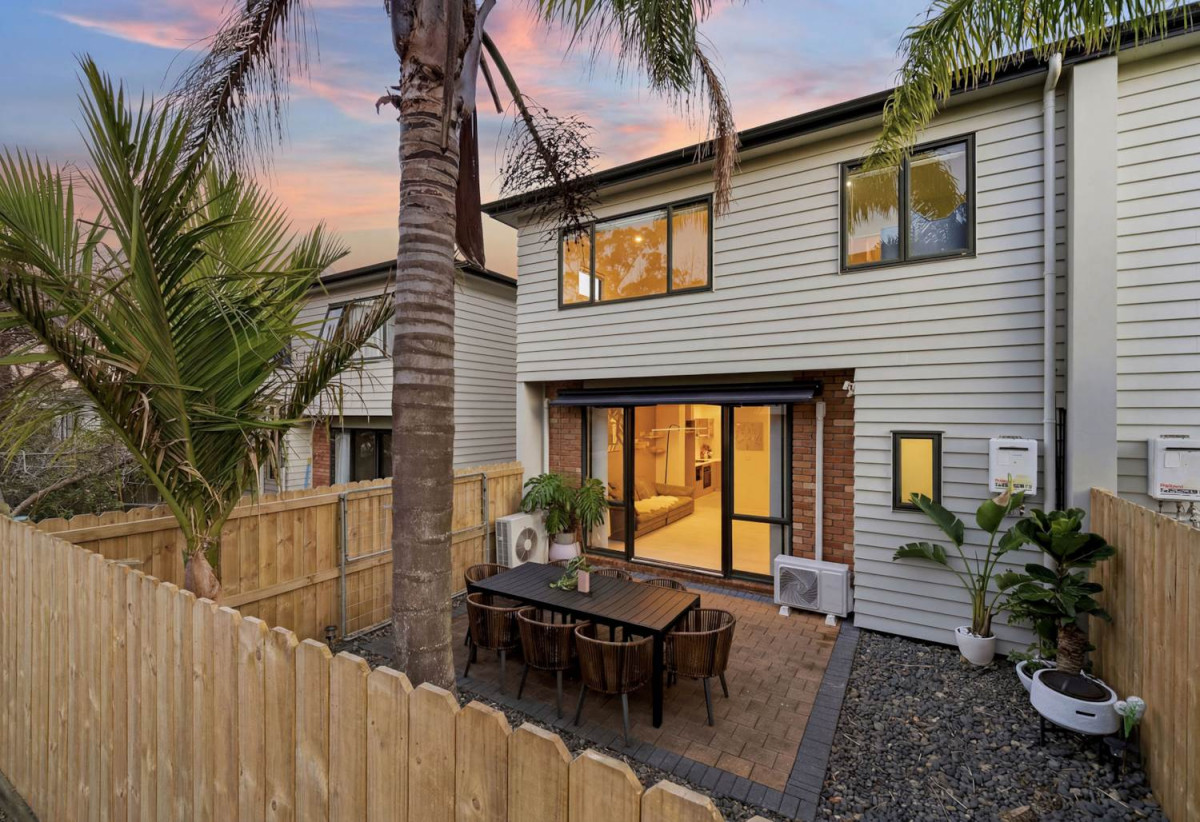 Rangi Zone & Newly Renovated, 3 beds 2.5 baths home with double garage, 40/22 Northcross Drive, Albany, Auckland
