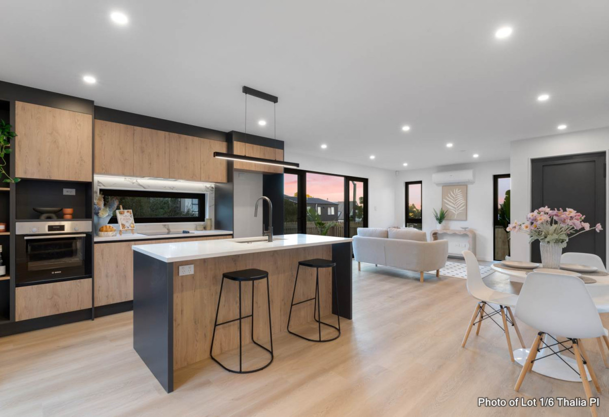 Brandnew standalone 3 beds 2.5 baths home with garage, 0.8 km to Target Road School, Lot 1/6 Thalia Place, Totara Vale, Auckland