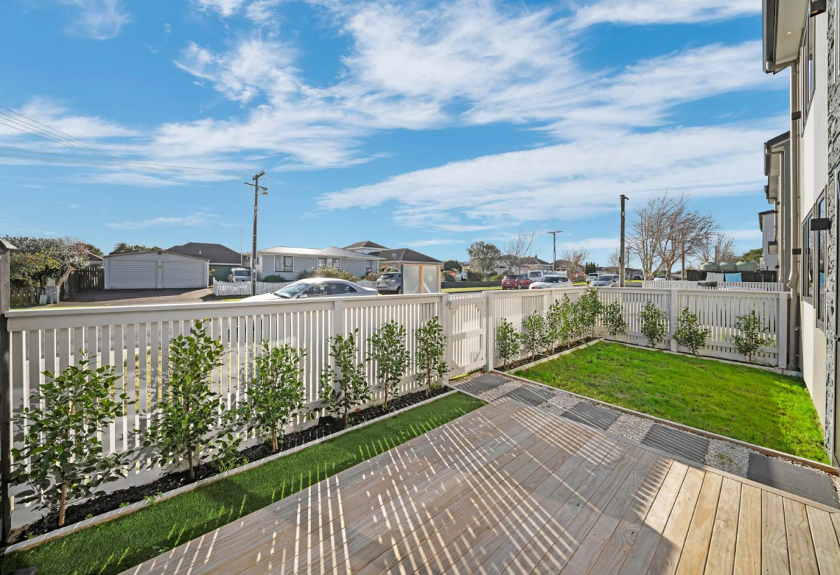 Brandnew 4 beds 3 baths home with garage, 0.4 km to Papatoetoe Central School, 5/39 Central Avenue, Papatoetoe, Auckland