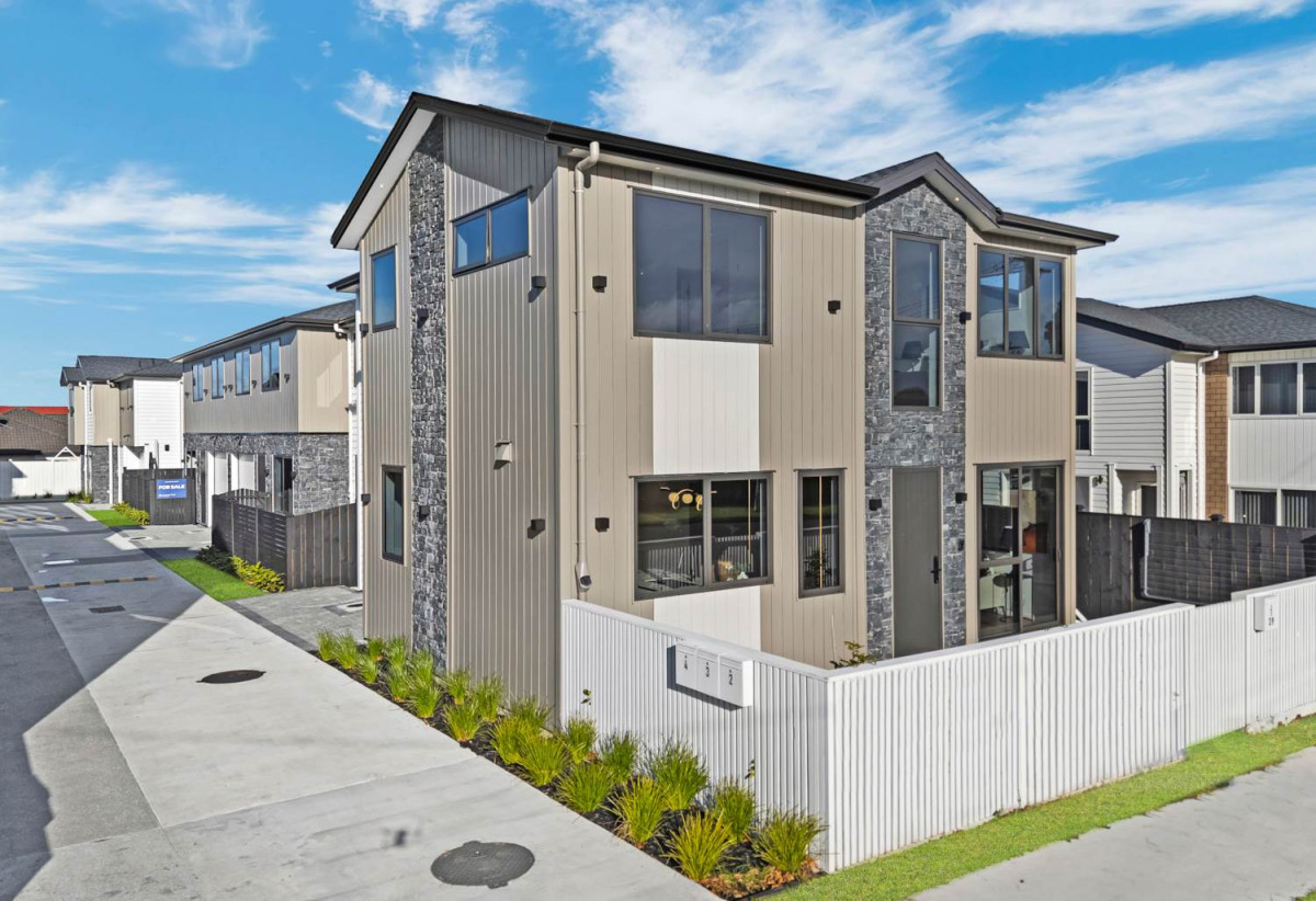 Brandnew 4 beds 3 baths home with garage, 0.4 km to Papatoetoe Central School, 5/39 Central Avenue, Papatoetoe, Auckland