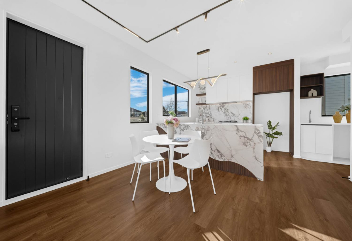 Brandnew 4 beds 3 baths home with garage, 0.4 km to Papatoetoe Central School, 5/39 Central Avenue, Papatoetoe, Auckland
