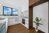 Brandnew 4 beds 3 baths home with garage, 0.4 km to Papatoetoe Central School, 5/39 Central Avenue, Papatoetoe, Auckland