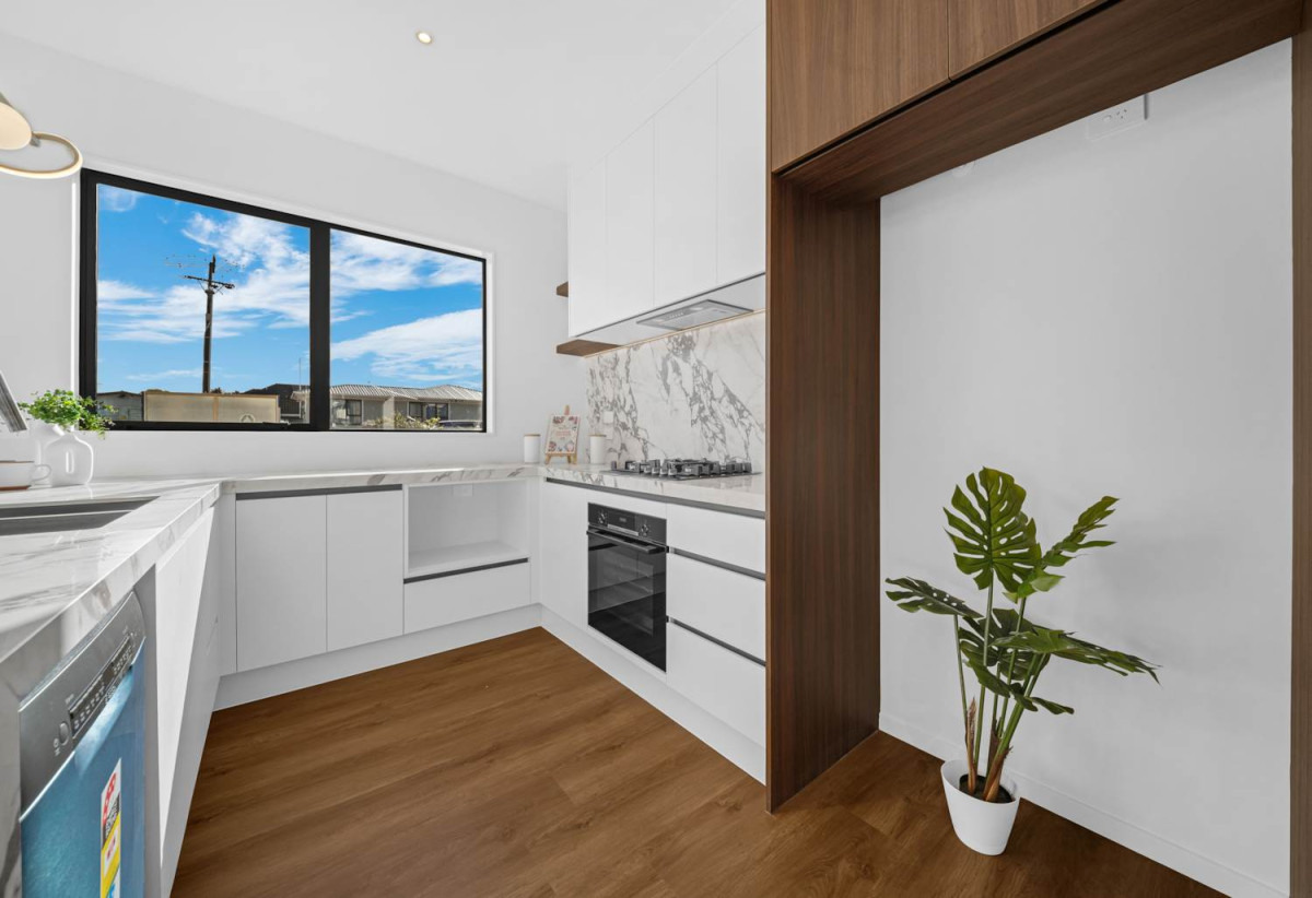Brandnew 4 beds 3 baths home with garage, 0.4 km to Papatoetoe Central School, 5/39 Central Avenue, Papatoetoe, Auckland