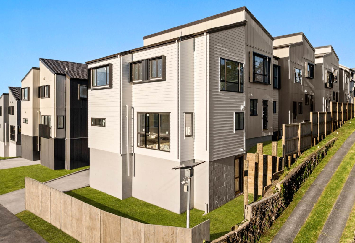 129m2 Brandnew freehold 3 beds 2.5 baths home with garage, 69 Archers Road, Glenfield, Auckland