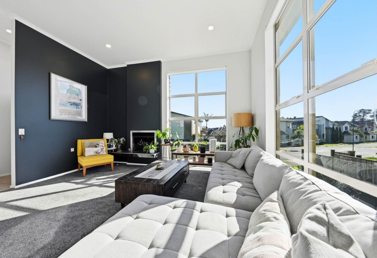 517m2 section, Brick and tile 5 beds 2 baths house with double garage, 0.4 km to Ormiston Junior College, 61 Salford Crescent, Flat Bush, Auckland