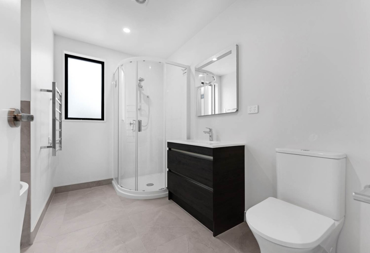 Coastal Living with Modern Comfort, 596m2 section, 3 beds 2 baths house with double garage, 104 Mataikokako Loop, Kawakawa Bay, Auckland