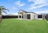 Coastal Living with Modern Comfort, 596m2 section, 3 beds 2 baths house with double garage, 104 Mataikokako Loop, Kawakawa Bay, Auckland