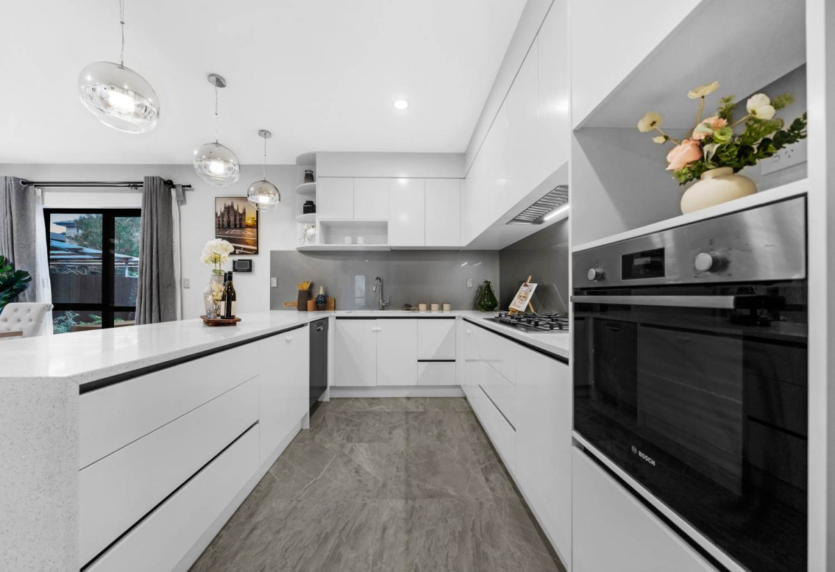 2 kitchens, 305m2 Brick and tile 6 beds (4 ensuites) 5.5 baths house with double garage and 2 beds granny, 1.8 km to Ormiston Junior College, 10 Demeter Street, Flat Bush, Auckland
