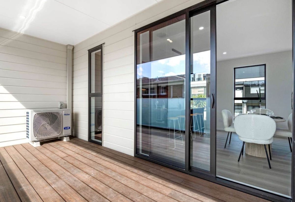 Double Grammar Zone, 10-Year Master Build Guarantee, Brandnew freehold 4 beds (2 ensuites) 3.5 baths home with garage, 1 ensuite ground floor, move-in ready, zoned for Epsom Girls’ Grammar School and Auckland Grammar, 3/568 Manukau Road, Epsom, Auckland
