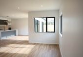 2 Kitchens, Brandnew 4 beds 3 baths house with double garage and 1 bed granny, 67 Bellfield Road, Opaheke, Auckland