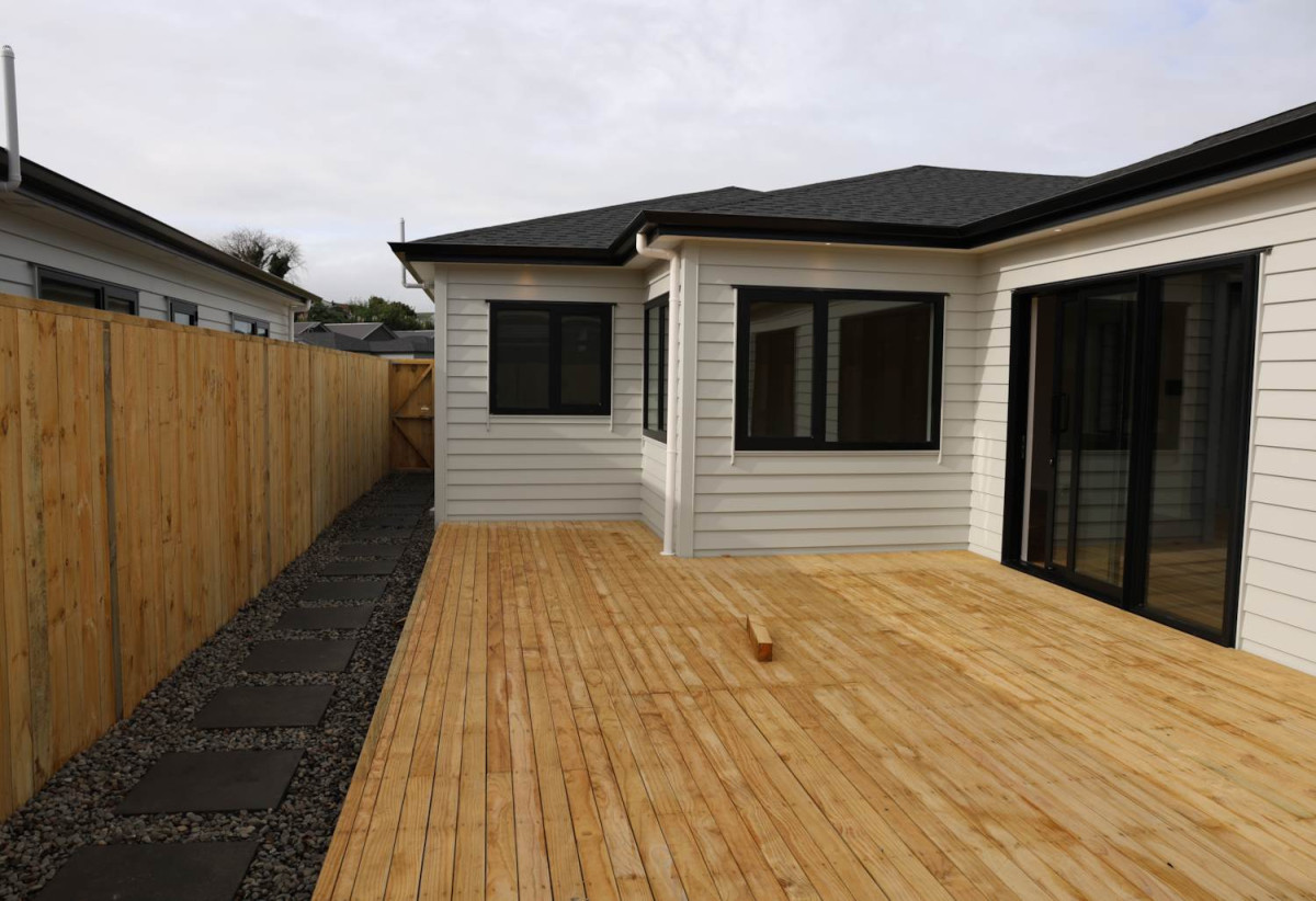 2 Kitchens, Brandnew 4 beds 3 baths house with double garage and 1 bed granny, 67 Bellfield Road, Opaheke, Auckland