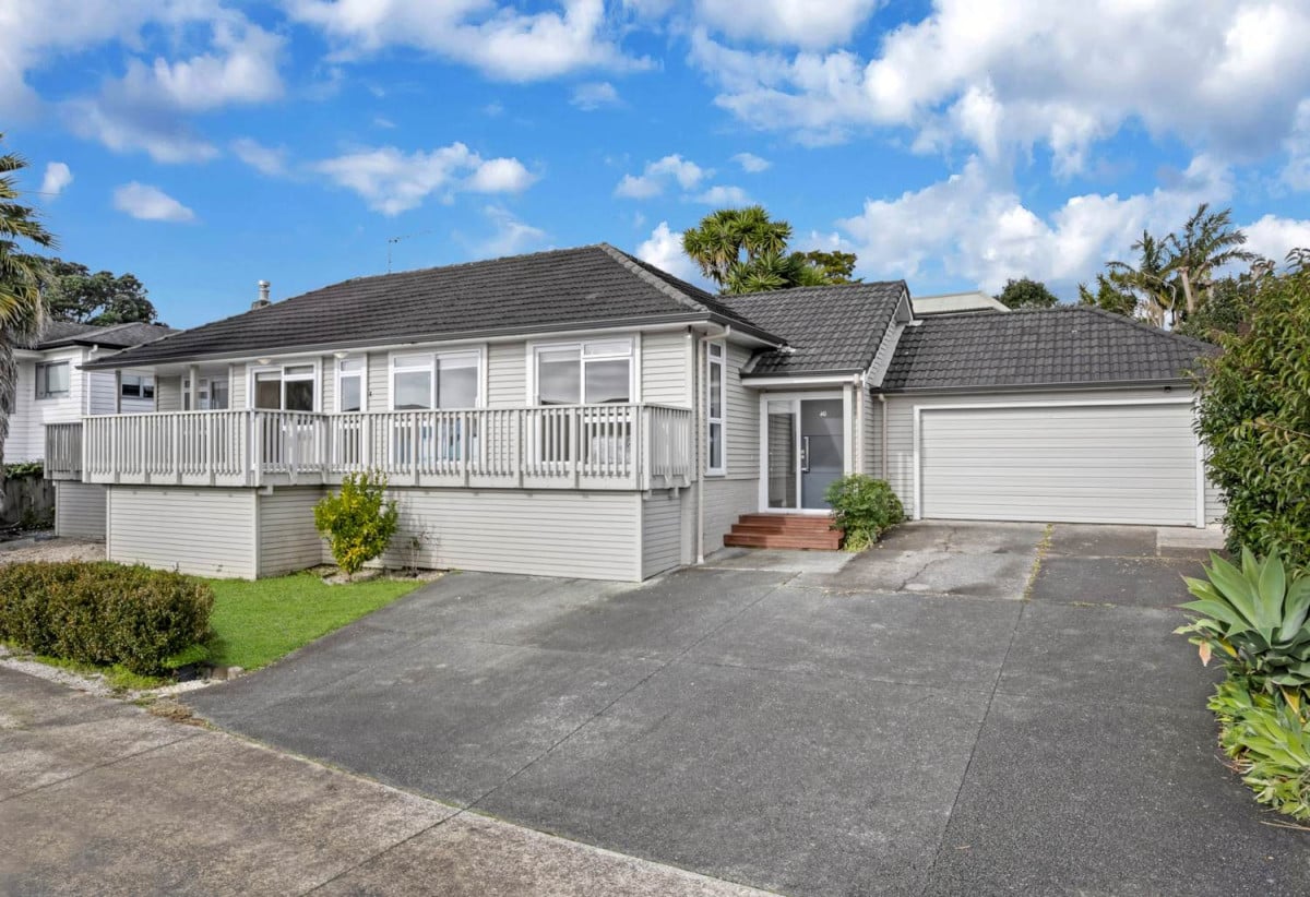 561m2 section, 4 beds 2 baths house with double garage, 60 Blockhouse Bay Road, Avondale, Auckland
