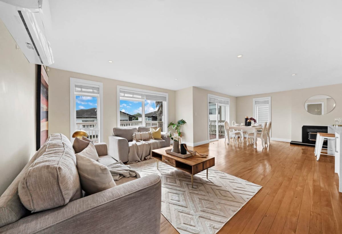 561m2 section, 4 beds 2 baths house with double garage, 60 Blockhouse Bay Road, Avondale, Auckland