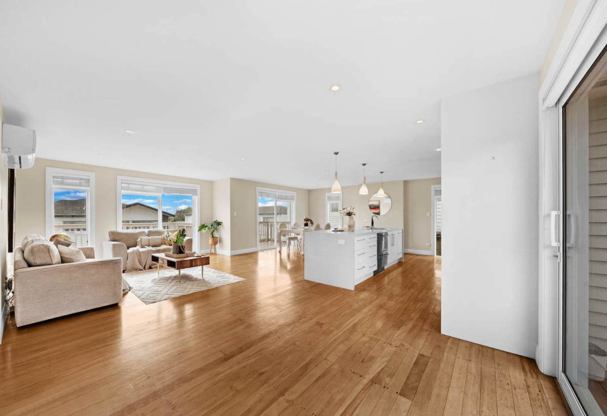 561m2 section, 4 beds 2 baths house with double garage, 60 Blockhouse Bay Road, Avondale, Auckland