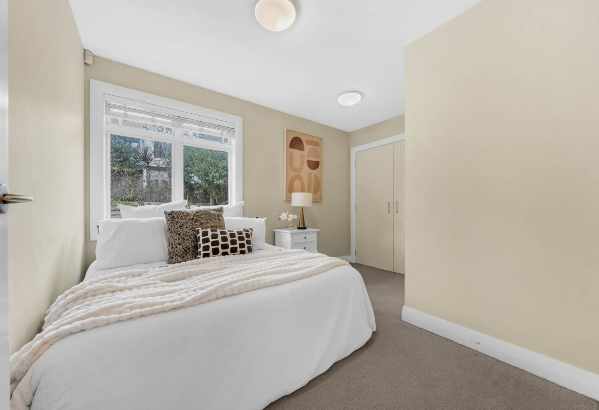 561m2 section, 4 beds 2 baths house with double garage, 60 Blockhouse Bay Road, Avondale, Auckland