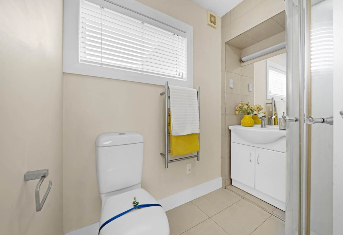 561m2 section, 4 beds 2 baths house with double garage, 60 Blockhouse Bay Road, Avondale, Auckland
