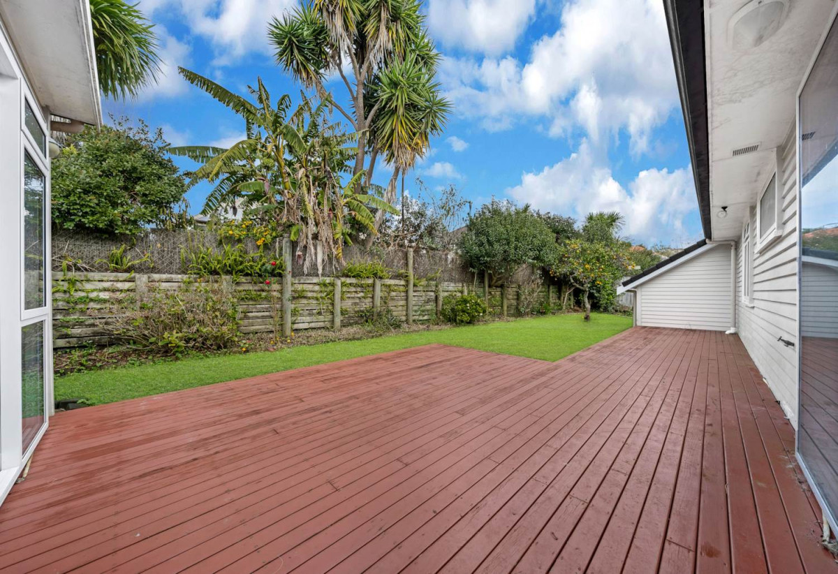 561m2 section, 4 beds 2 baths house with double garage, 60 Blockhouse Bay Road, Avondale, Auckland