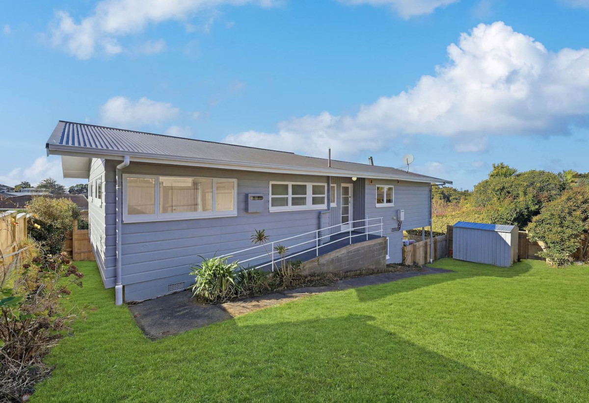 Double Westlake school Zone & Sky Tower Views, 351m2 section, Renovated 3 beds 1 bath house with carport, 2 Flexi rooms downstairs, 7C Nicholson Place, Hillcrest, Auckland