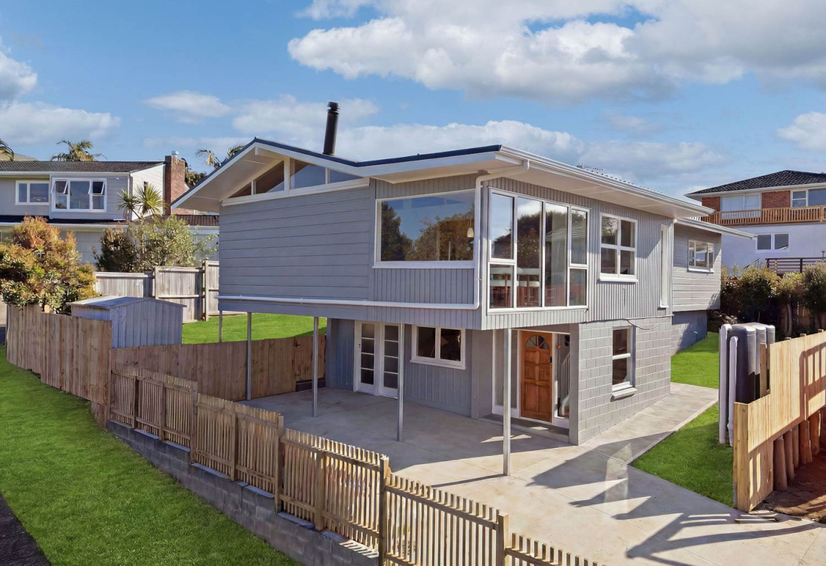 Double Westlake school Zone & Sky Tower Views, 351m2 section, Renovated 3 beds 1 bath house with carport, 2 Flexi rooms downstairs, 7C Nicholson Place, Hillcrest, Auckland