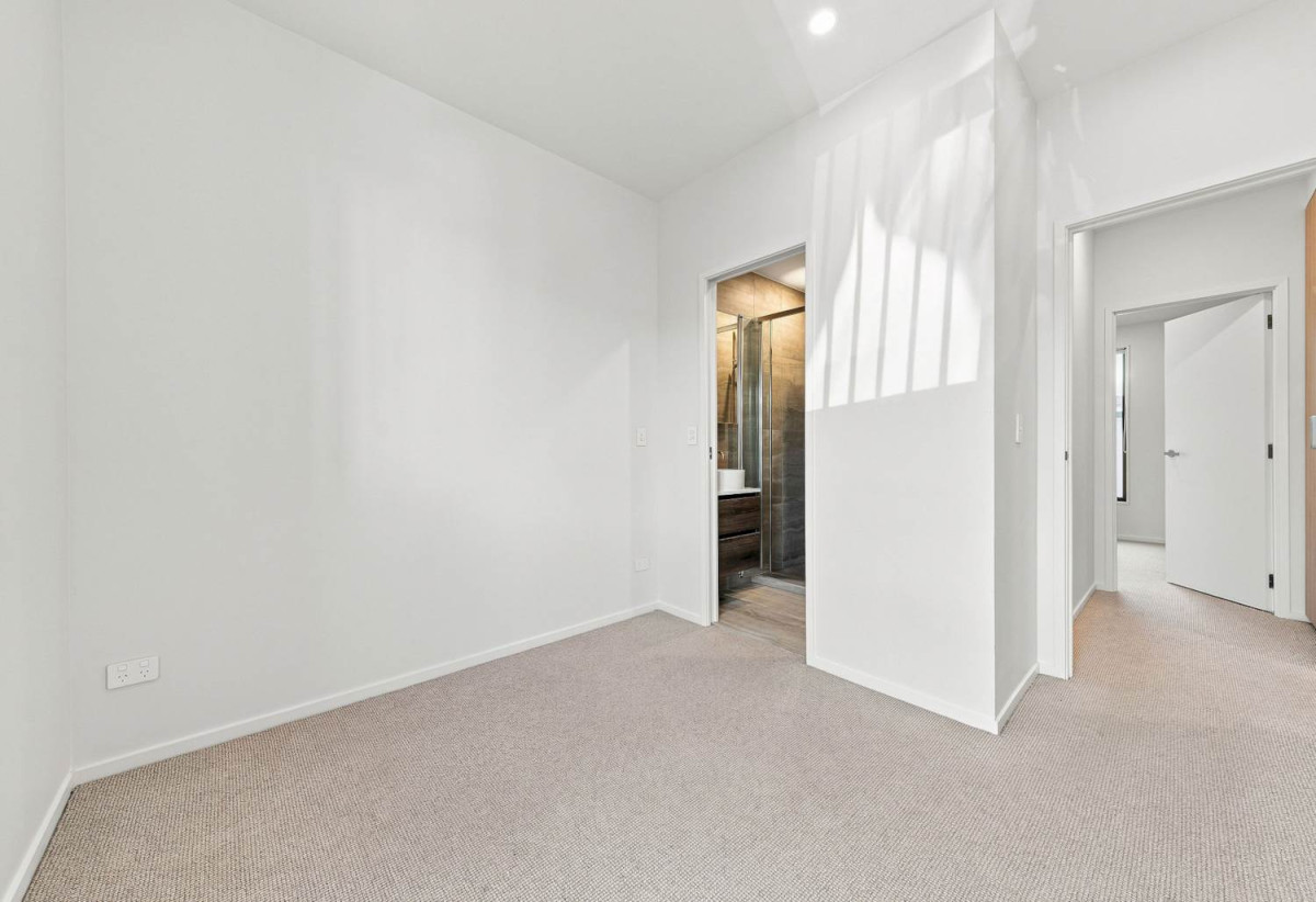 Auckland Girls’ Grammar School zone, Solidly constructed with rendered brick, 2 beds (2 ensuites) 2.5 bath home with car park, 22 Hadlow Terrace, Grey Lynn, Auckland