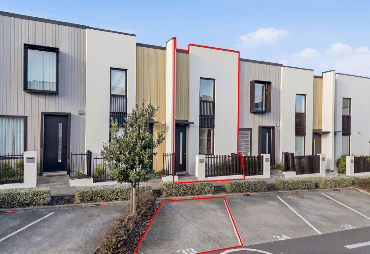 Auckland Girls’ Grammar School zone, Solidly constructed with rendered brick, 2 beds (2 ensuites) 2.5 bath home with car park, 22 Hadlow Terrace, Grey Lynn, Auckland