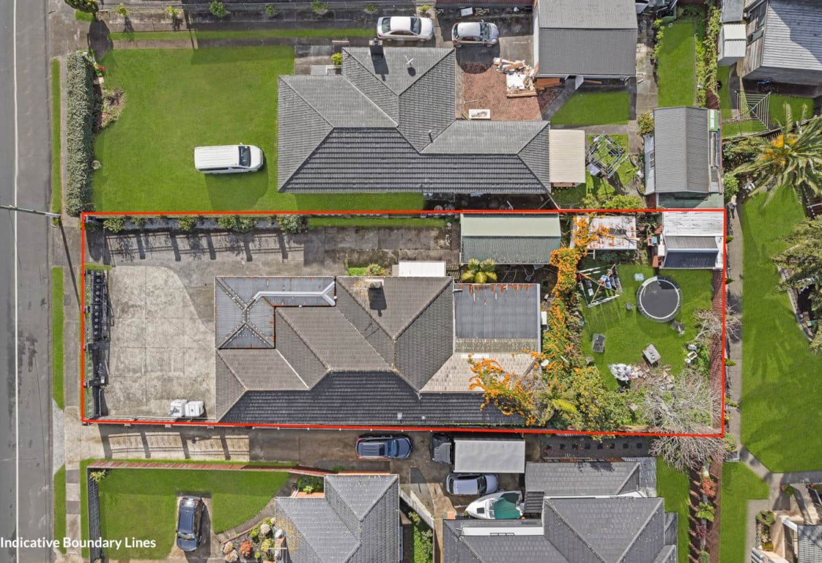 860m2 section, 5 beds 2 baths house with garage, 110 Wyllie Road, Papatoetoe, Auckland