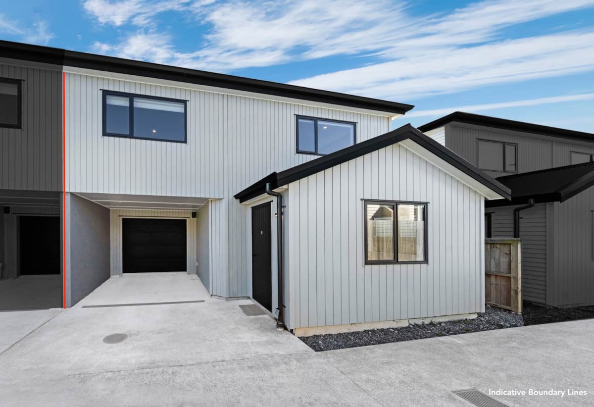 134m2 Freehold 3 beds + study area 2.5 baths duplex home with garage, No bodycorp or Residential Society fees, 7C Walsall Street, Avondale, Auckland