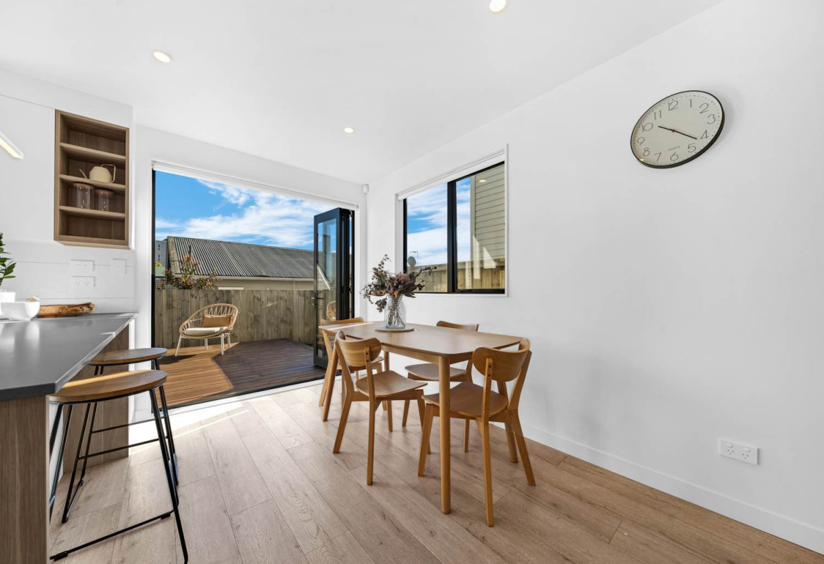 134m2 Freehold 3 beds + study area 2.5 baths duplex home with garage, No bodycorp or Residential Society fees, 7C Walsall Street, Avondale, Auckland