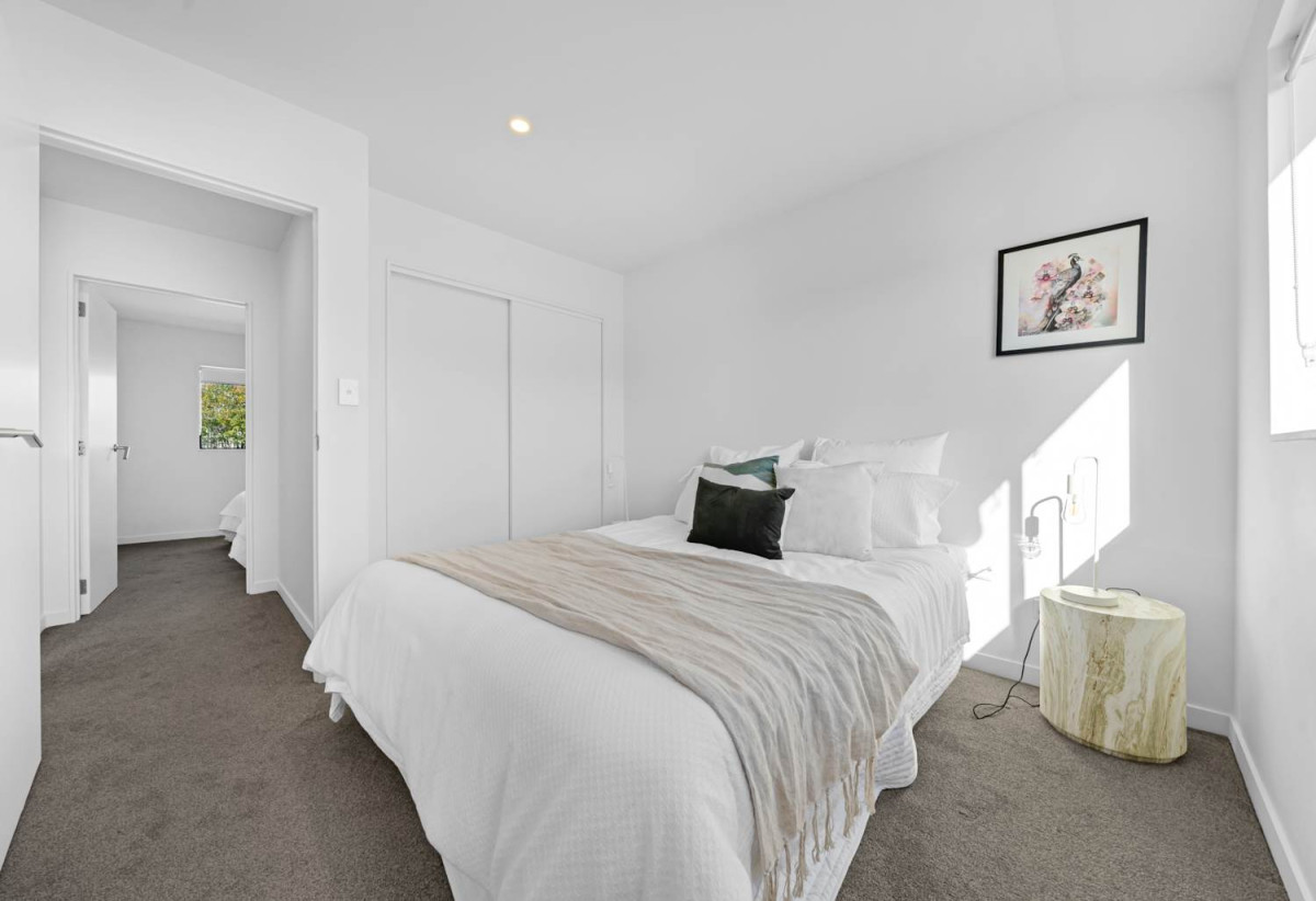 134m2 Freehold 3 beds + study area 2.5 baths duplex home with garage, No bodycorp or Residential Society fees, 7C Walsall Street, Avondale, Auckland