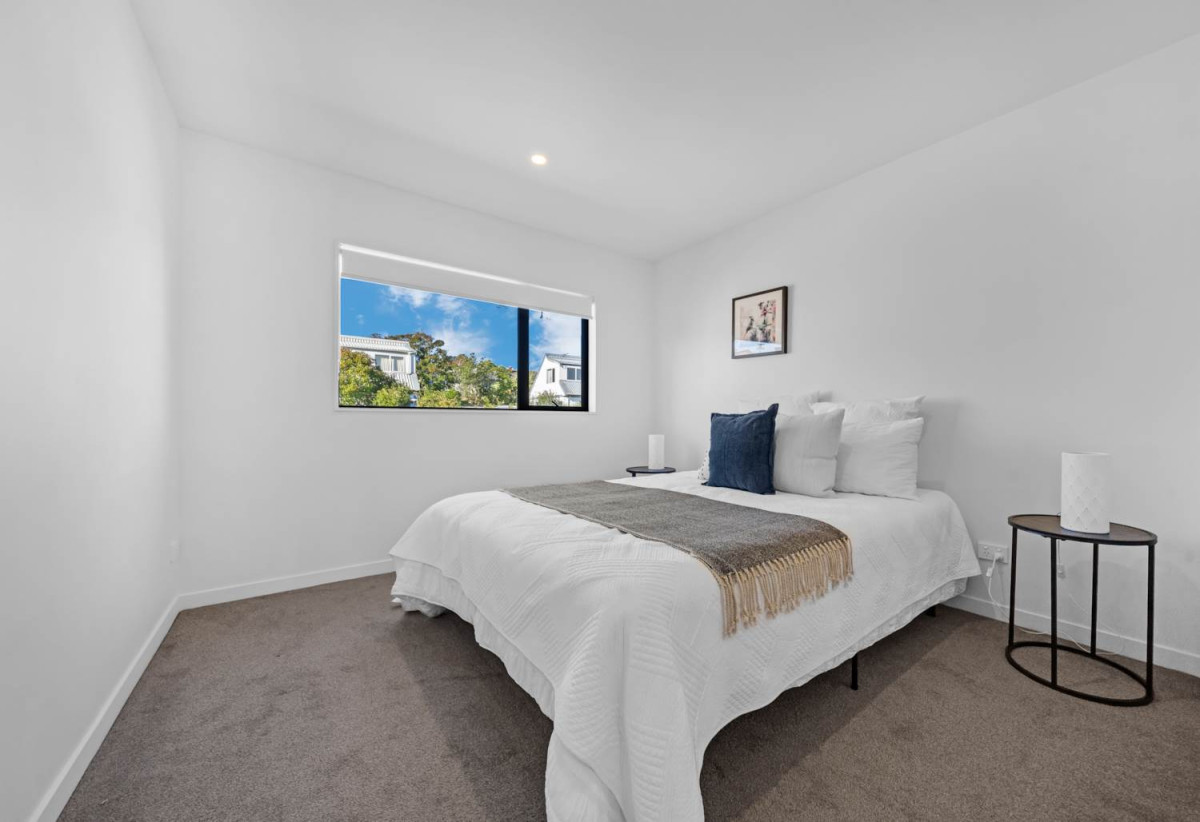 134m2 Freehold 3 beds + study area 2.5 baths duplex home with garage, No bodycorp or Residential Society fees, 7C Walsall Street, Avondale, Auckland