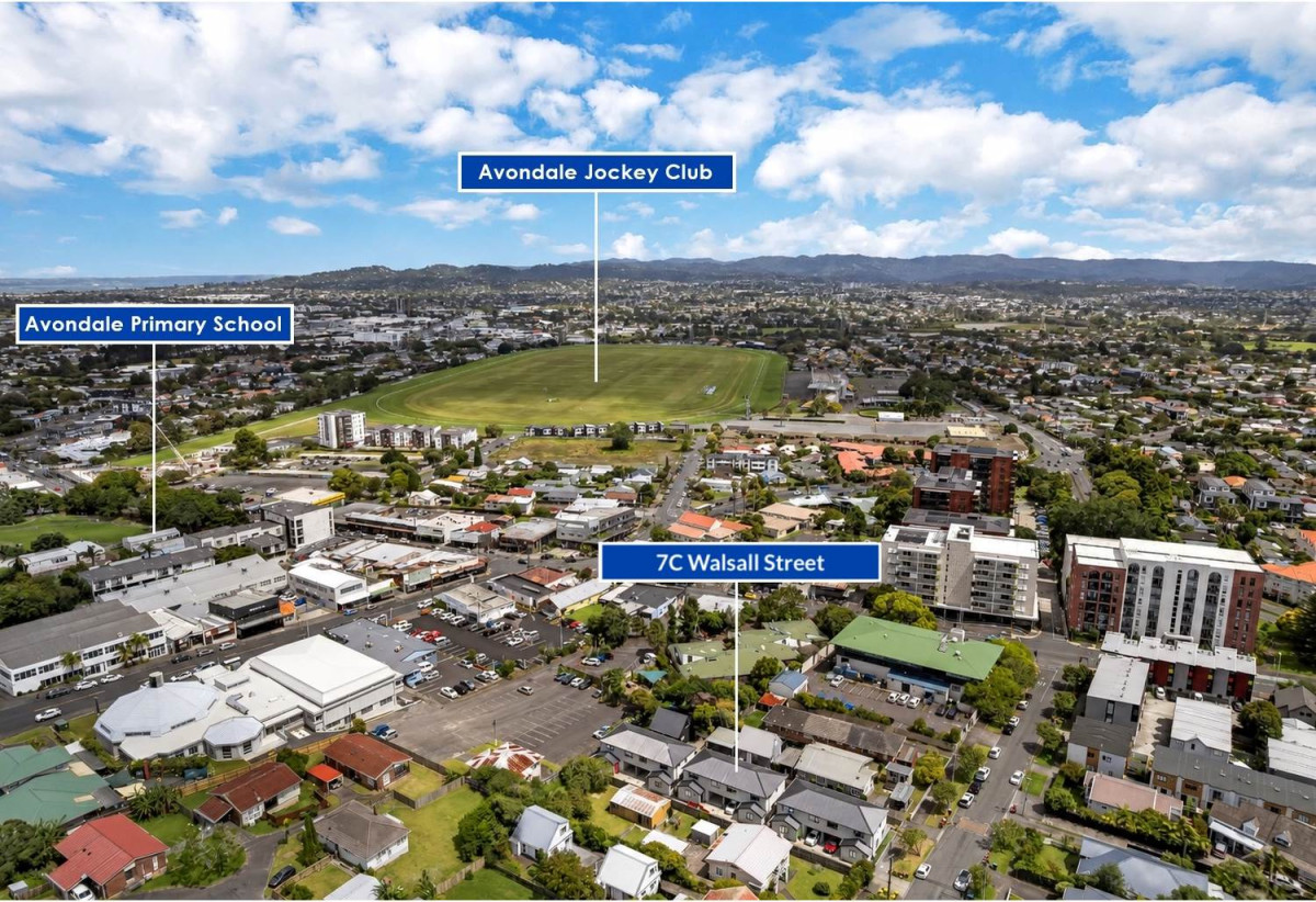 134m2 Freehold 3 beds + study area 2.5 baths duplex home with garage, No bodycorp or Residential Society fees, 7C Walsall Street, Avondale, Auckland