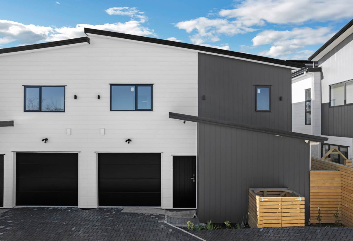 Brandnew 4 beds 2.5 baths (4 toilets) home with garage, Lot 2/71 Pah Road, Papatoetoe, Auckland