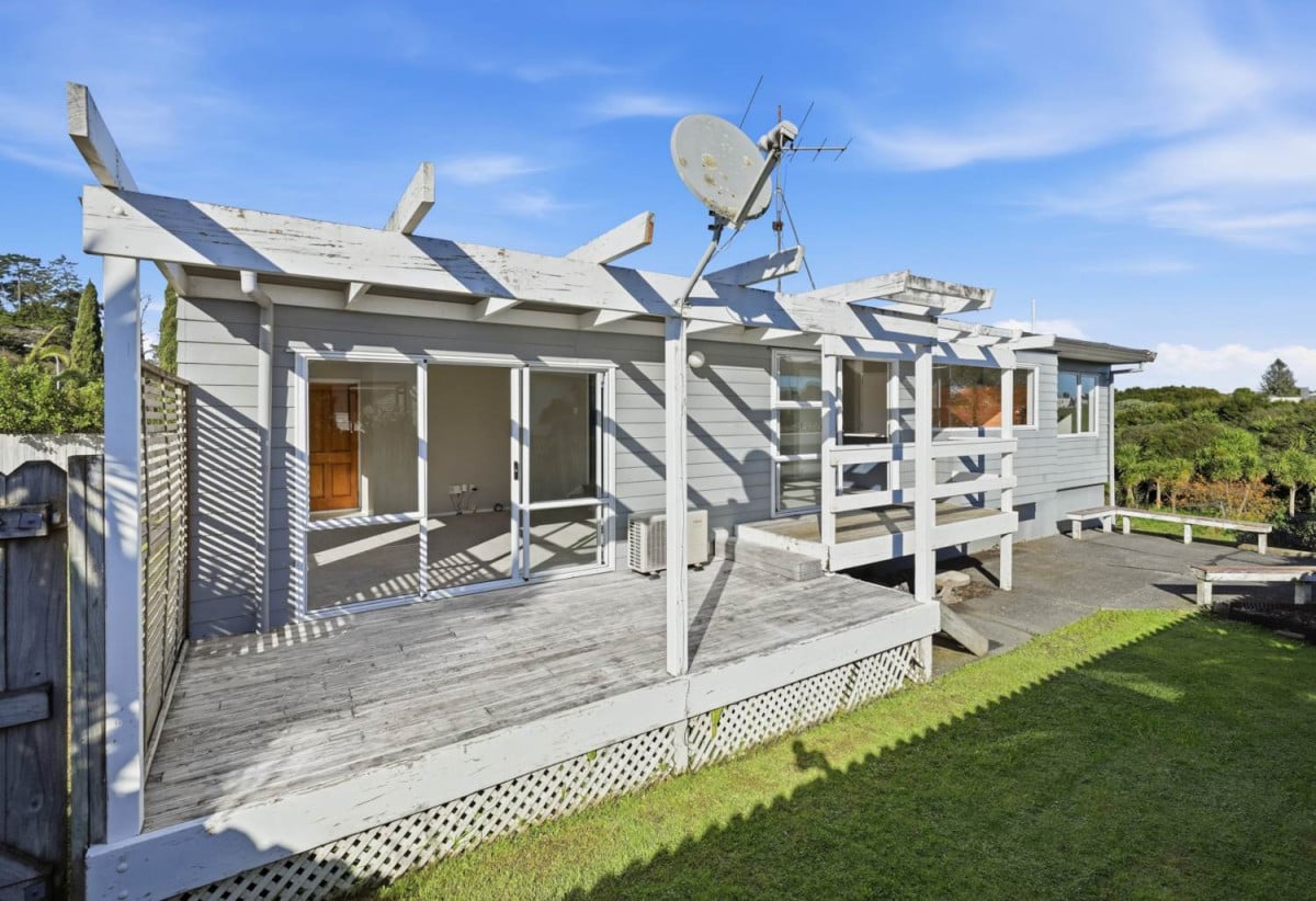 Next to a reserve, 607m2 section, Newly carpeted 3 beds 1 bath house, Semi-ensuite bathroom plus separate toilet, Single carport with roller door, move-in ready, 66 De Quincey Terrace, Highland Park, Auckland