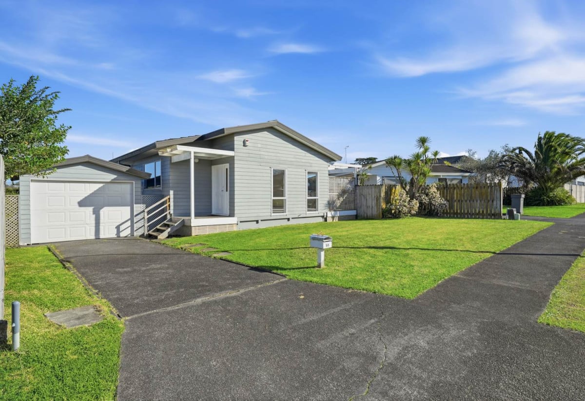 Next to a reserve, 607m2 section, Newly carpeted 3 beds 1 bath house, Semi-ensuite bathroom plus separate toilet, Single carport with roller door, move-in ready, 66 De Quincey Terrace, Highland Park, Auckland