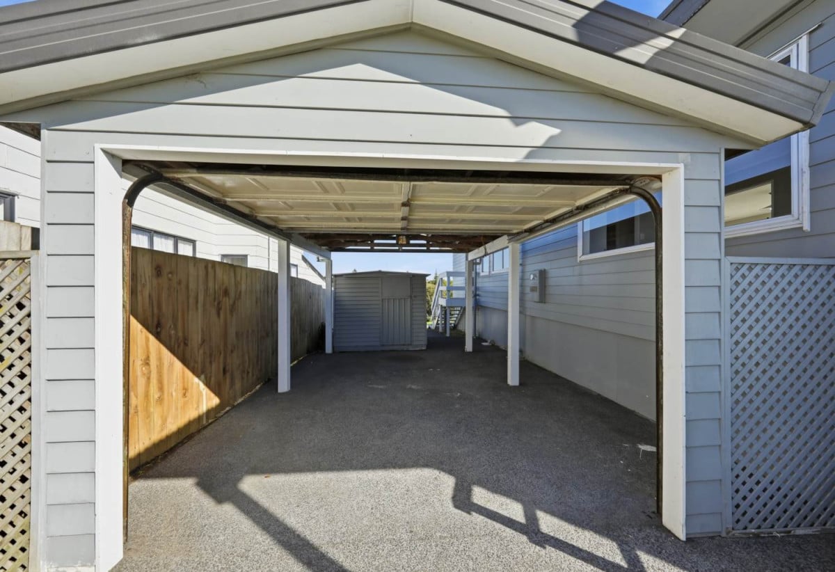 Next to a reserve, 607m2 section, Newly carpeted 3 beds 1 bath house, Semi-ensuite bathroom plus separate toilet, Single carport with roller door, move-in ready, 66 De Quincey Terrace, Highland Park, Auckland