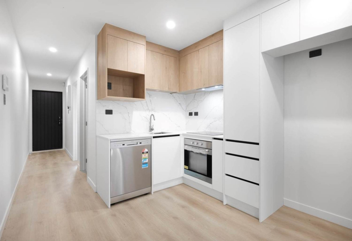 3 beds 3 baths home with car park, 8/399 Massey Road, Mangere East, Auckland
