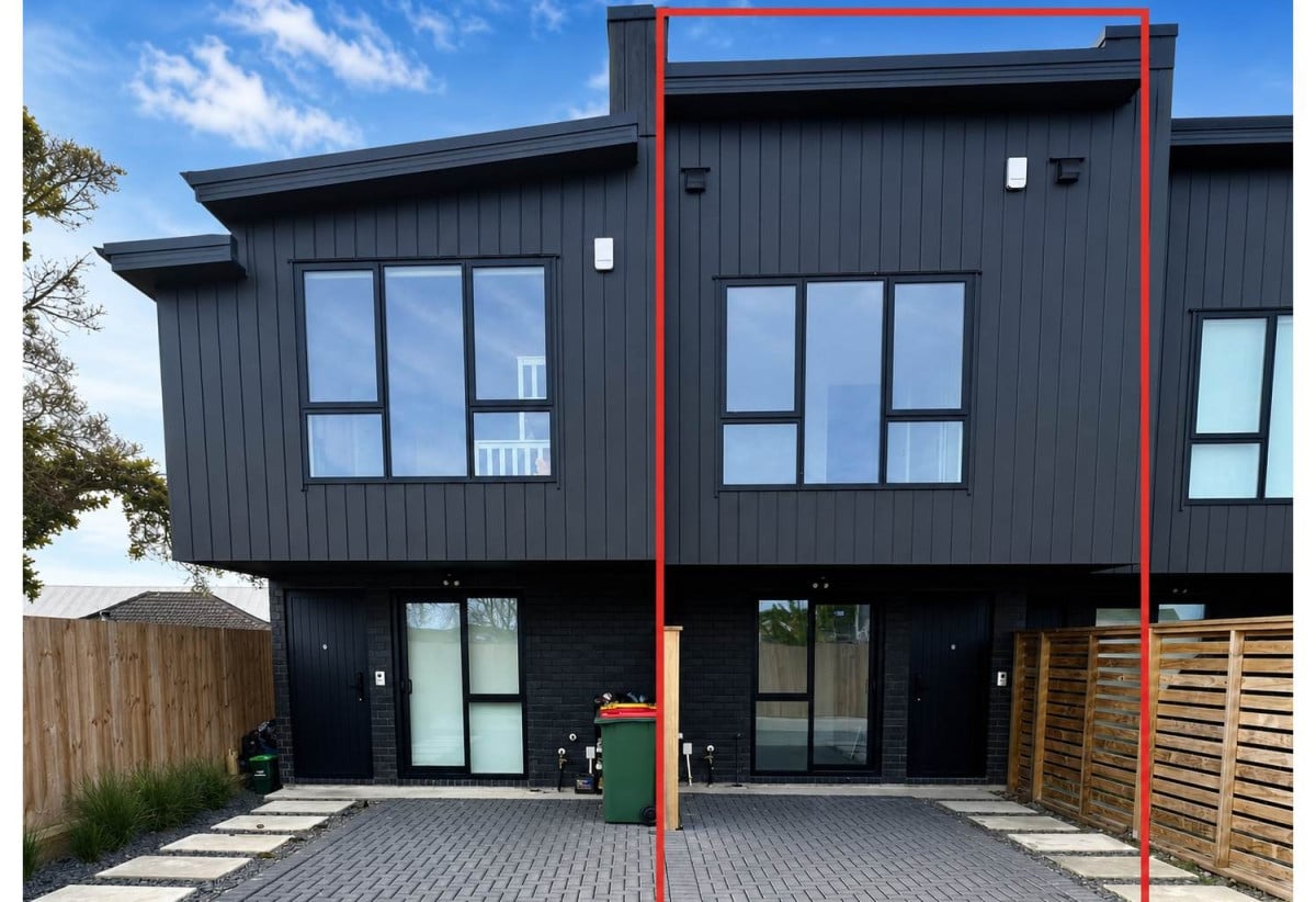 3 beds 3 baths home with car park, 8/399 Massey Road, Mangere East, Auckland