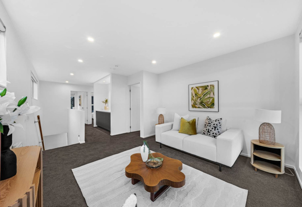 Zoned for BBI & Macleans, 192m2 Standalone 4 beds 2.5 baths home with double garage, 3B Loloma Drive, Half Moon Bay, Auckland