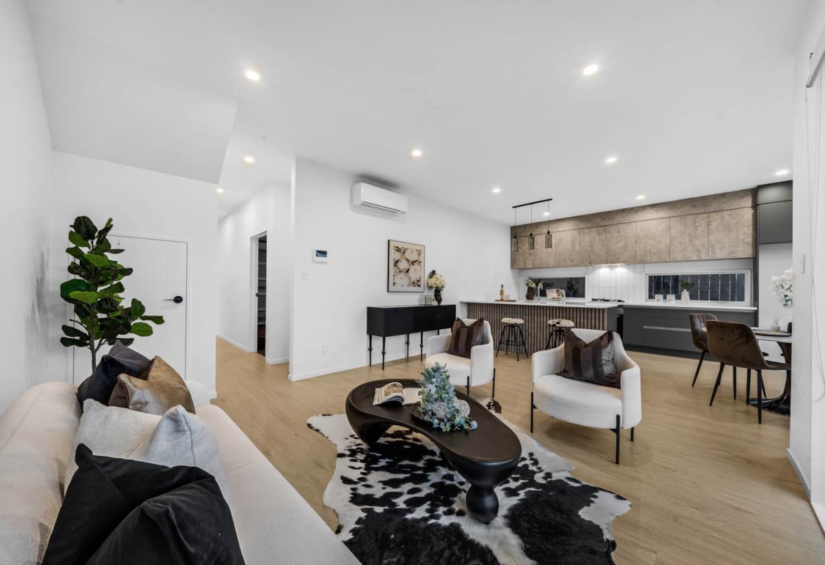 Zoned for BBI & Macleans, 192m2 Standalone 4 beds 2.5 baths home with double garage, 3B Loloma Drive, Half Moon Bay, Auckland
