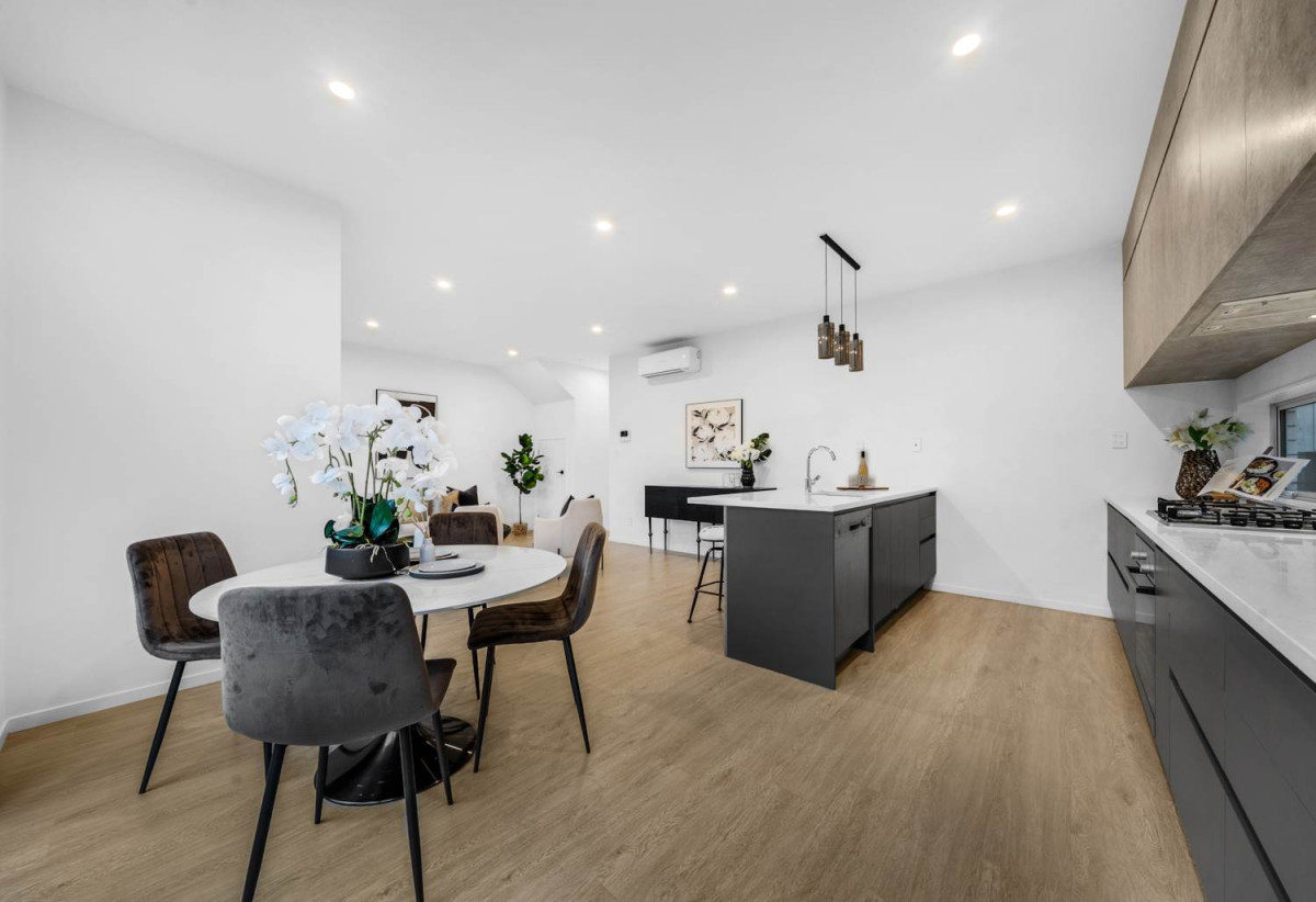 Zoned for BBI & Macleans, 192m2 Standalone 4 beds 2.5 baths home with double garage, 3B Loloma Drive, Half Moon Bay, Auckland