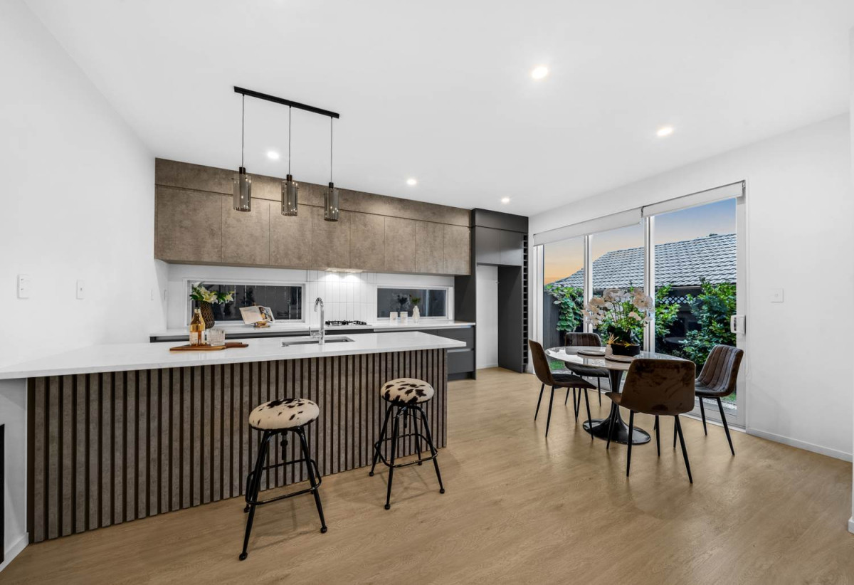 Zoned for BBI & Macleans, 192m2 Standalone 4 beds 2.5 baths home with double garage, 3B Loloma Drive, Half Moon Bay, Auckland