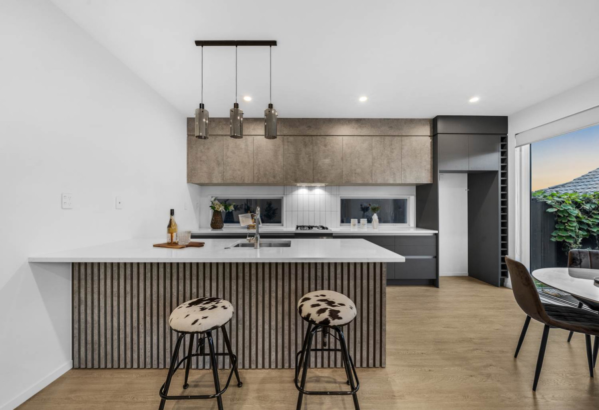 Zoned for BBI & Macleans, 192m2 Standalone 4 beds 2.5 baths home with double garage, 3B Loloma Drive, Half Moon Bay, Auckland