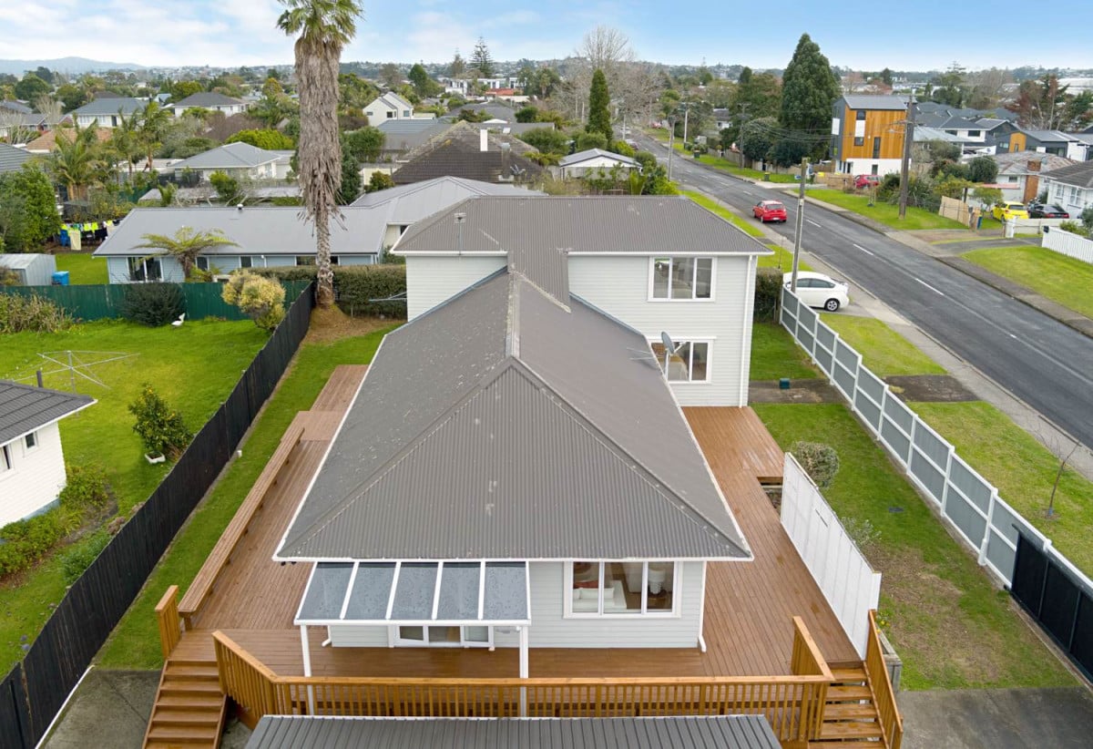 693m2 section, 5 beds + office 2 baths house with double garage, 67 Waipani Road, Te Atatu Peninsula, Auckland