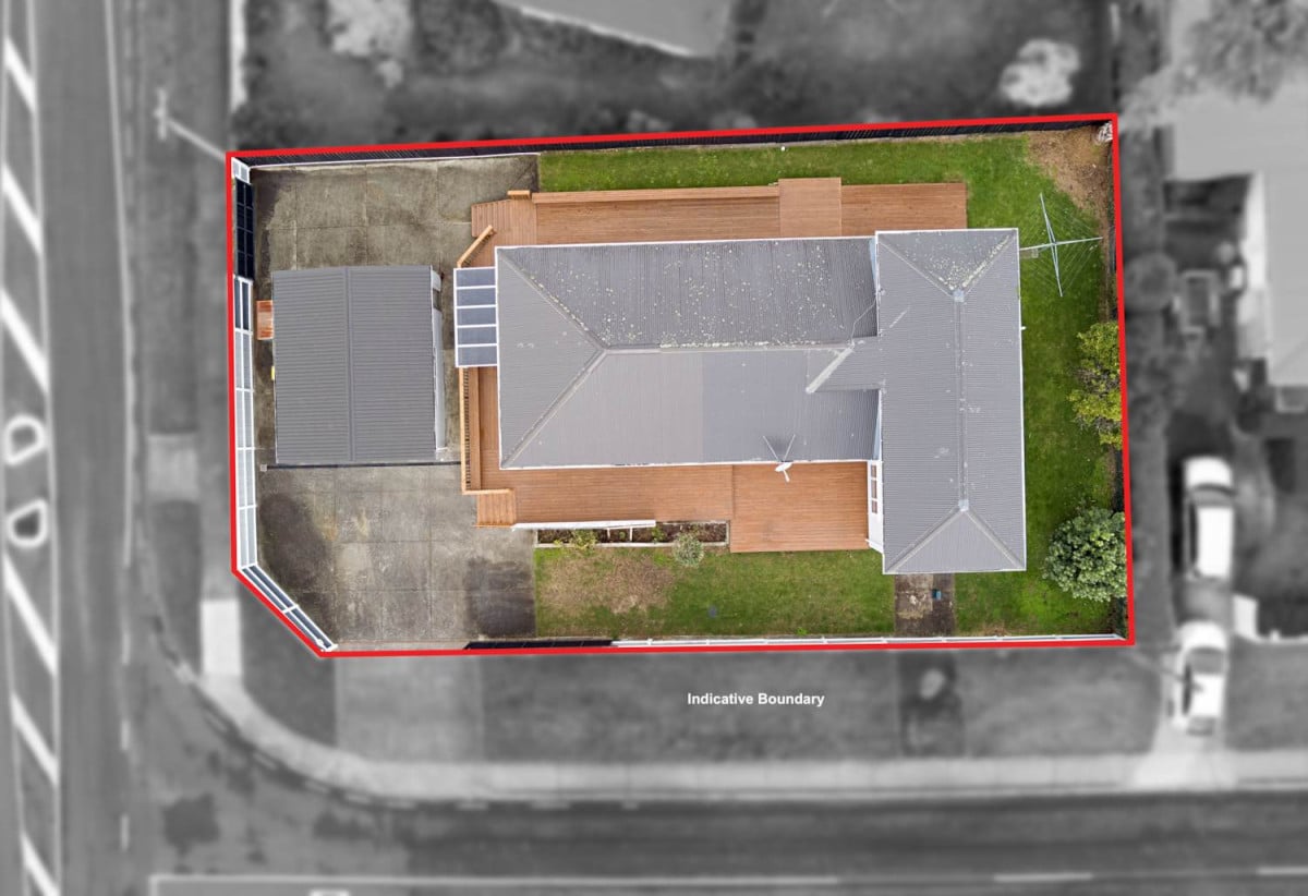 693m2 section, 5 beds + office 2 baths house with double garage, 67 Waipani Road, Te Atatu Peninsula, Auckland