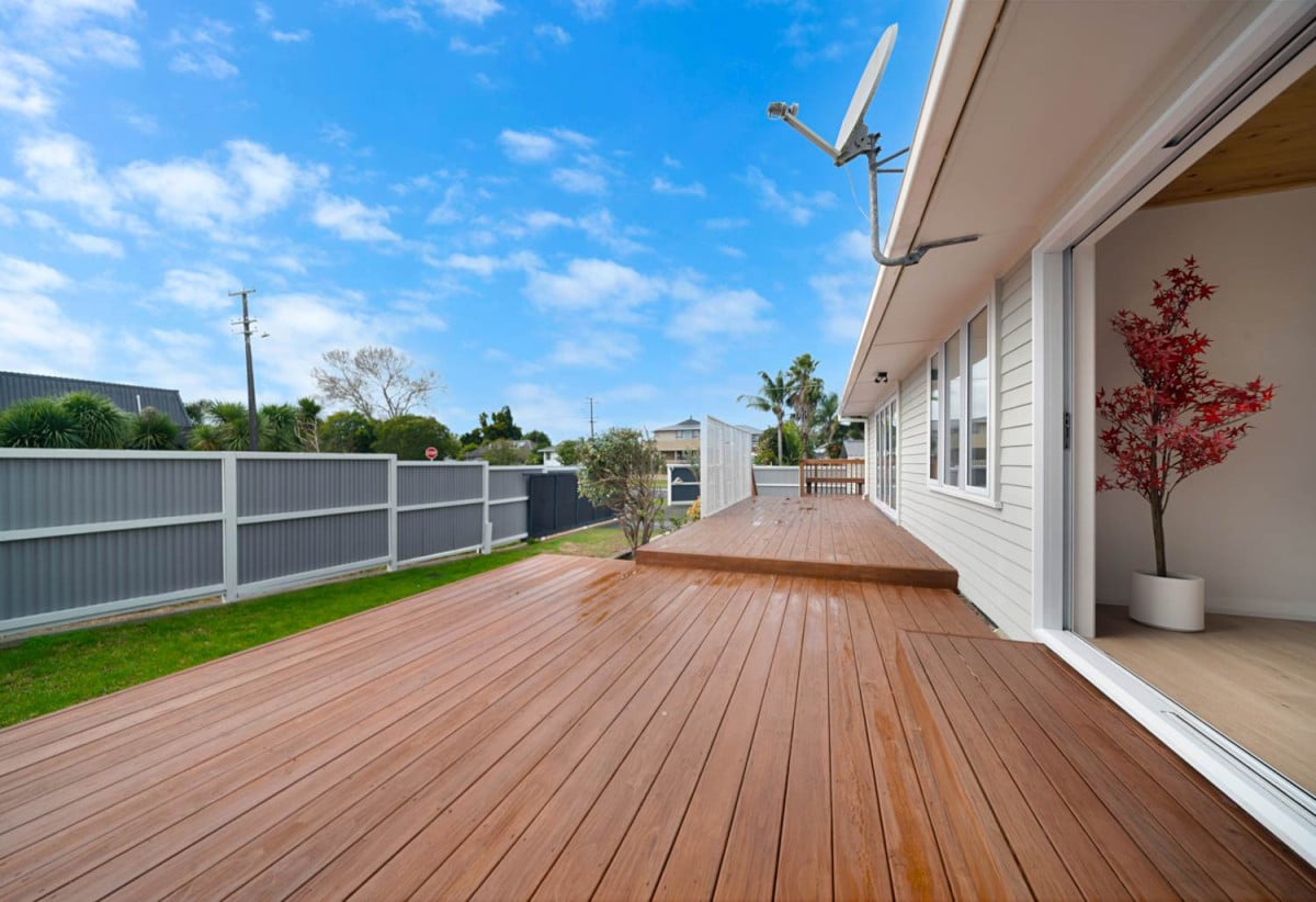 693m2 section, 5 beds + office 2 baths house with double garage, 67 Waipani Road, Te Atatu Peninsula, Auckland
