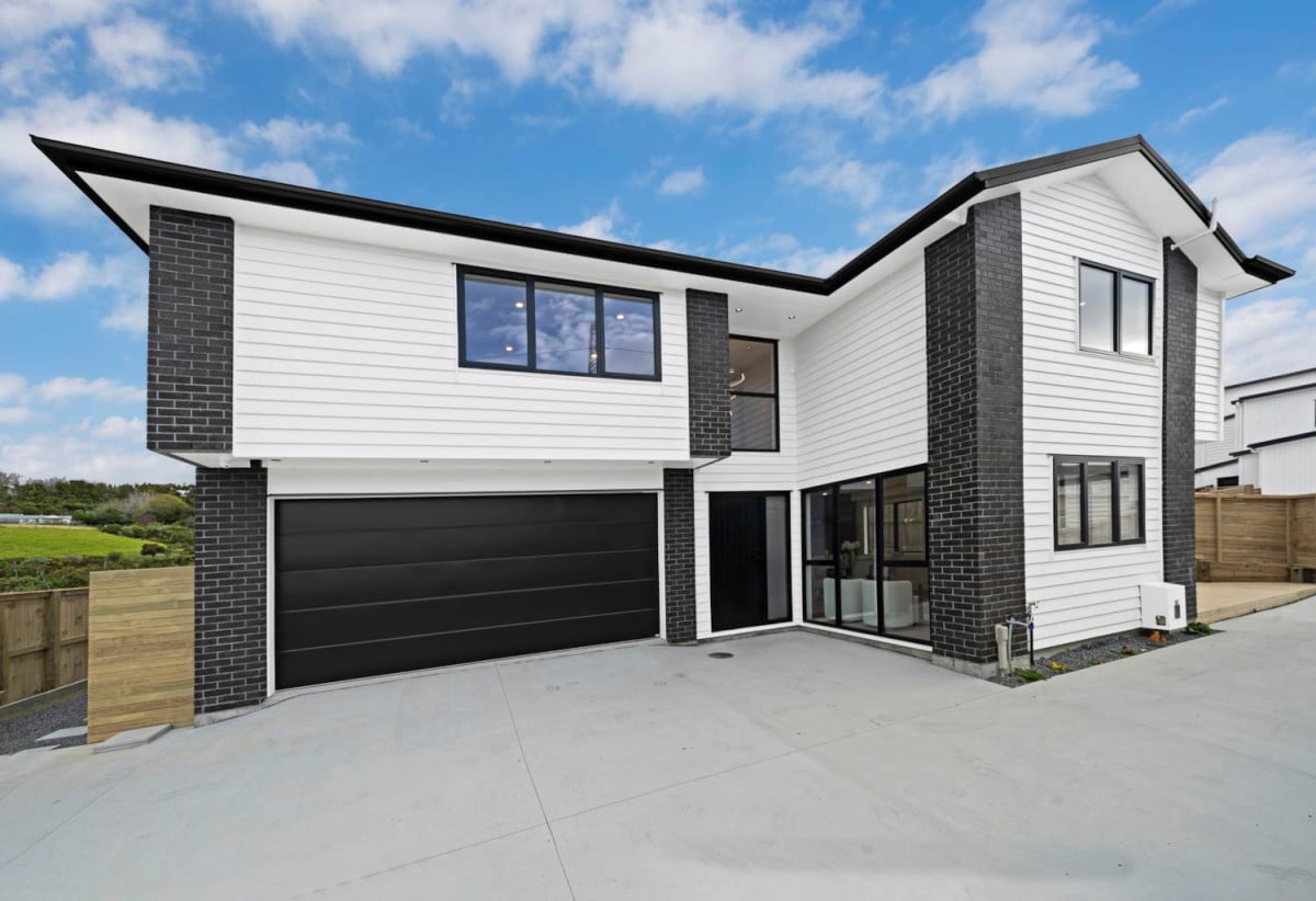 2 kitchens, Brandnew 7 beds (3 ensuites) 5.5 baths house with double garage and 2 beds granny, 76b Koromeke Street, Flat Bush, Auckland